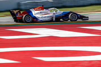 Alexander Smolyar earns the silver medal of the Formula Renault Eurocup race in Spain