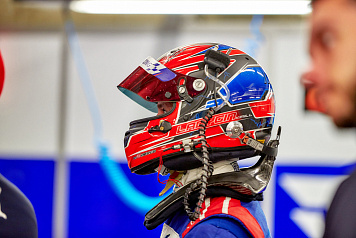 Шлемы пилотов SMP Racing: Кирилл Ладыгин