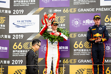 Роберт Шварцман занял второе место в квалификационной гонке Гран-при Макао