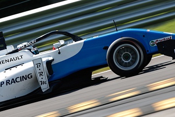 Михаэль Белов завершит сезон в Formula Renault Eurocup