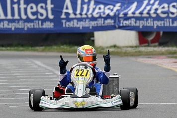 Пилот SMP Racing Александр Вартанян выиграл квалификацию заключительного этапа WSK Super Master Series