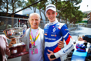 Александр Смоляр - победитель гонки Formula Renault Eurocup в Монако