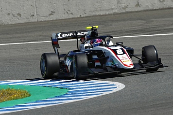 Александр Смоляр принял участие в сезонных тестах Формулы 3