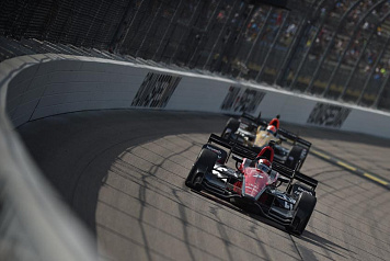 Михаил Алёшин попал в аварию на этапе IndyCar в Айове