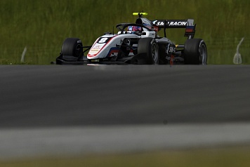 Александр Смоляр стал вторым на предсезонных тестах Формулы 3