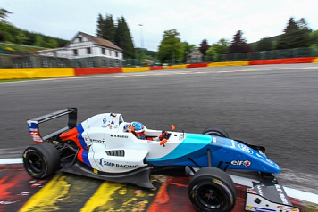 Матевос Исаакян занял шестое место в первой гонке этапа Eurocup Formula Renault 2.0