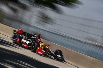 Алёшин стартует пятым в воскресной гонке IndyCar