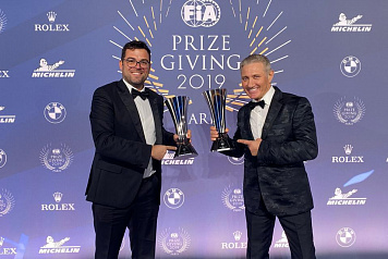 Борис Ротенберг получил награду FIA за победу Роберта Шварцмана в Формуле 3