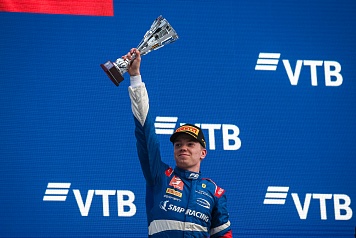 Роберт Шварцман на 6 этапе Формулы 2 в Сочи-2021