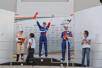 Пилоты SMP Racing завоевали три награды на третьем этапе Formula 4 Spain
