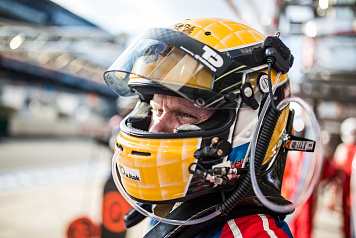Шлемы пилотов SMP Racing: Виктор Шайтар